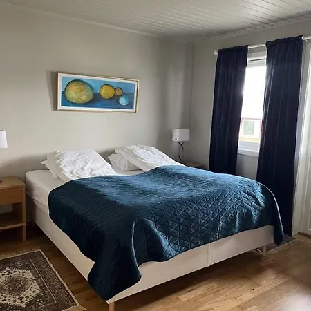 Henningsvaer, Lofoten With Fantastic View Holiday home Henningsvaer